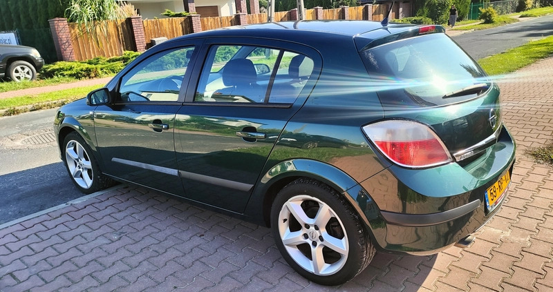 Opel Astra cena 9999 przebieg: 205000, rok produkcji 2005 z Gąbin małe 781